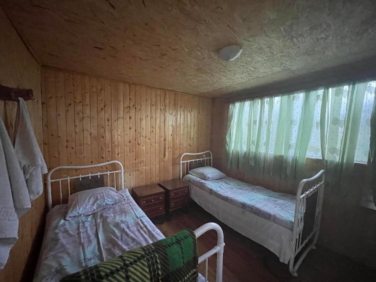 Hotel Chveni Ezo Ambrolauri Esterno foto